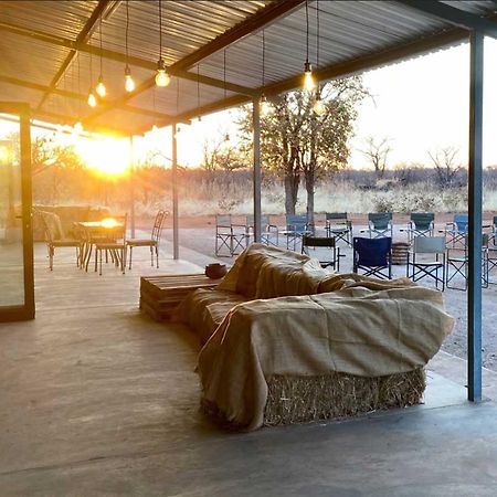 Kifaru Bush Camp Hotell Outjo Exteriör bild