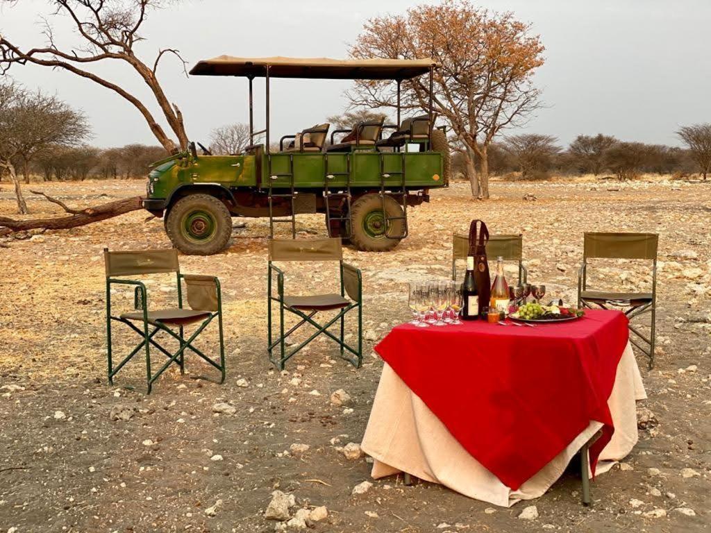 Kifaru Bush Camp Hotell Outjo Exteriör bild
